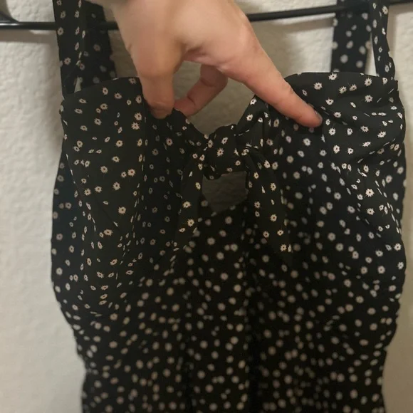 Cloud & Sky Black Floral Mini Dress Knot Front Cutout Lined Women’s Size Small - Picture 6 of 8